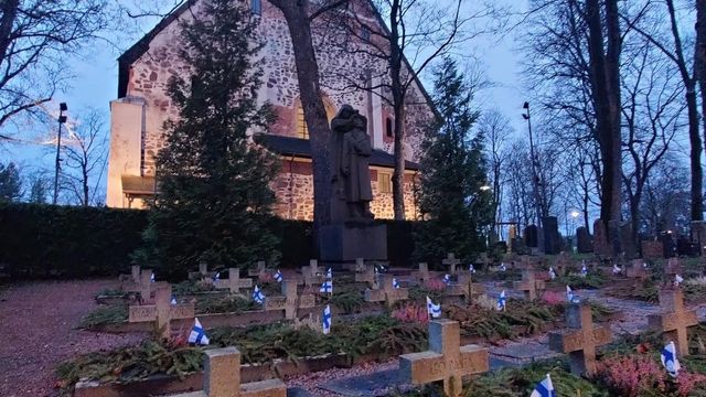 Sankarihautojen kunnostus Naantalin, Merimaskun ja Velkua sankarihaudoilla - tapahtuman kuva