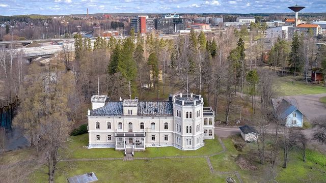 Raija Merilän kesänäyttely Kartanohotelli Karhulan Hovissa Kotkassa - tapahtuman kuva