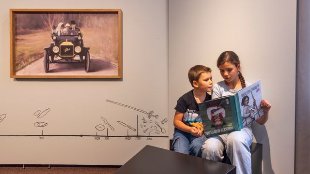 Yleisöopastukset Ikikallion tarinoita -näyttelyyn - tapahtuman kuva